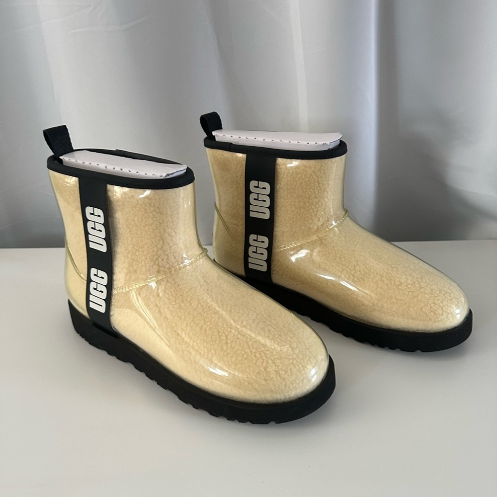 EUC Women’s UGG Classic Mini Boots Size 10 Clear Outer Cream Lining